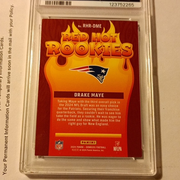 Drake Maye Rookie PSA 8 - Picture 3 of 4